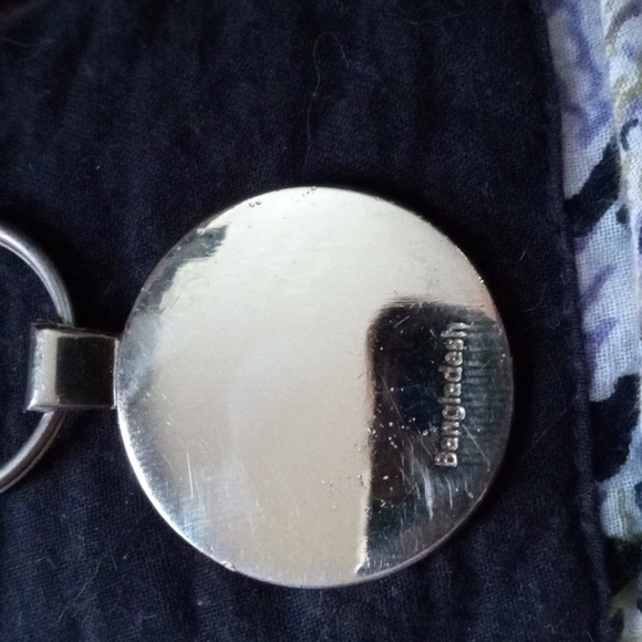 🟢BOGO🟢Pisces Keychain - Picture 3 of 3